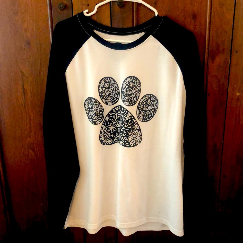 NWOT LS black & white baseball tee, paw print with floral theme